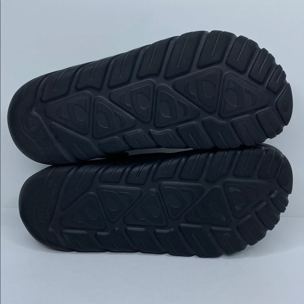 AMOJI Unisex Black Clog Sandals